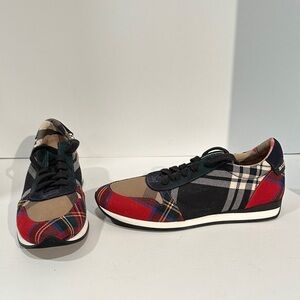 Burberry London Lady's Laceup Flats